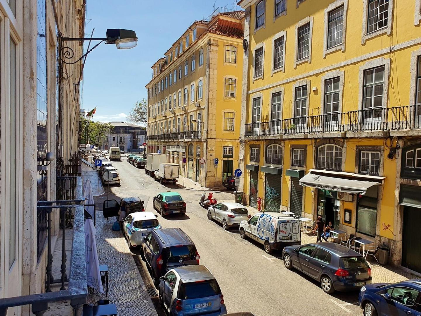 Stylish Modern In The Heart Of Cais Do Sodre Apartment Lisbon
