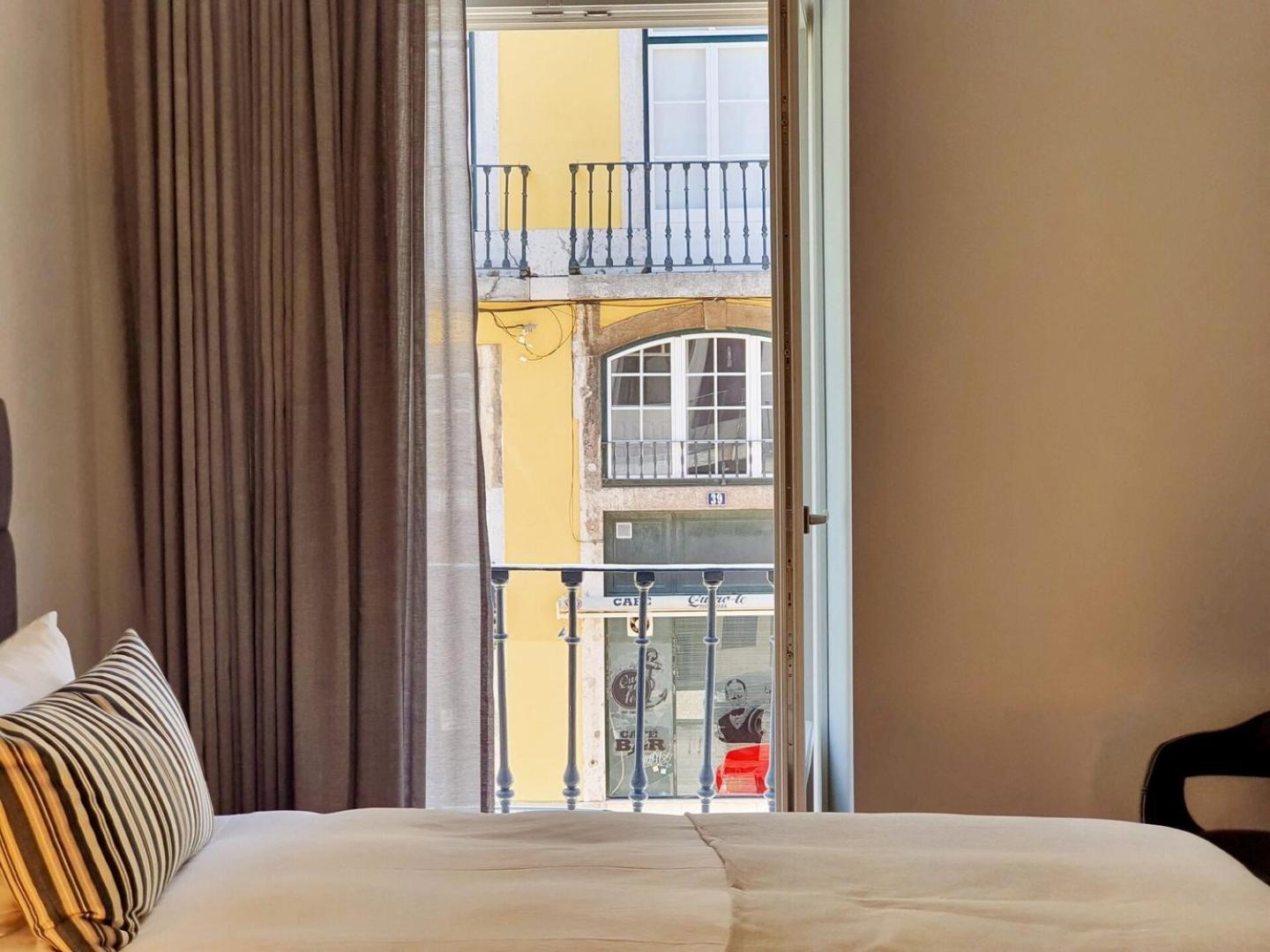 Apartment Stylish Modern In The Heart Of Cais Do Sodre *